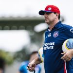 Sem Everton Ribeiro e Biel, Bahia faz último treino antes de viagem ao RS