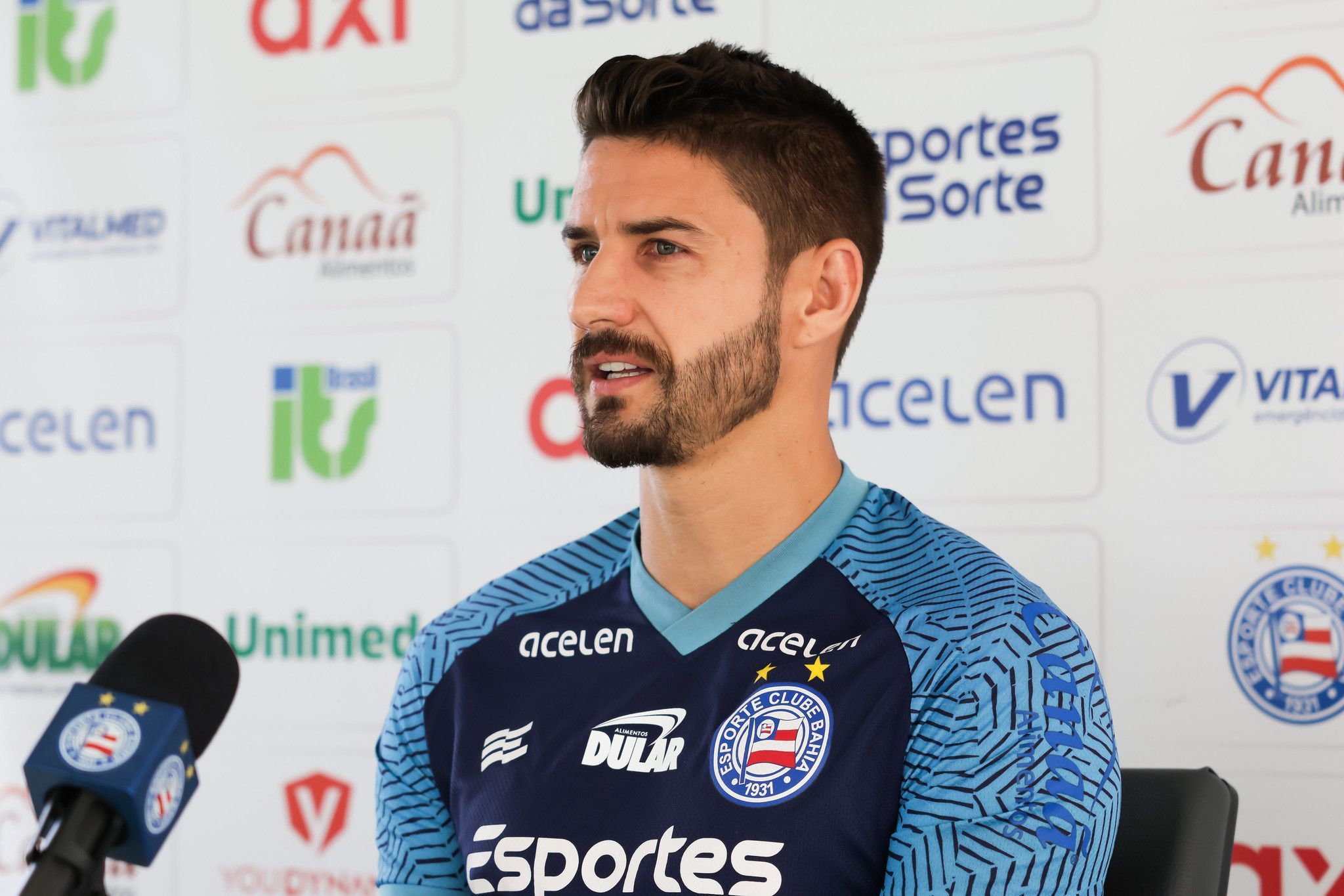 Cria do Grêmio, atacante do Bahia revela empolgação para encarar ex-clube