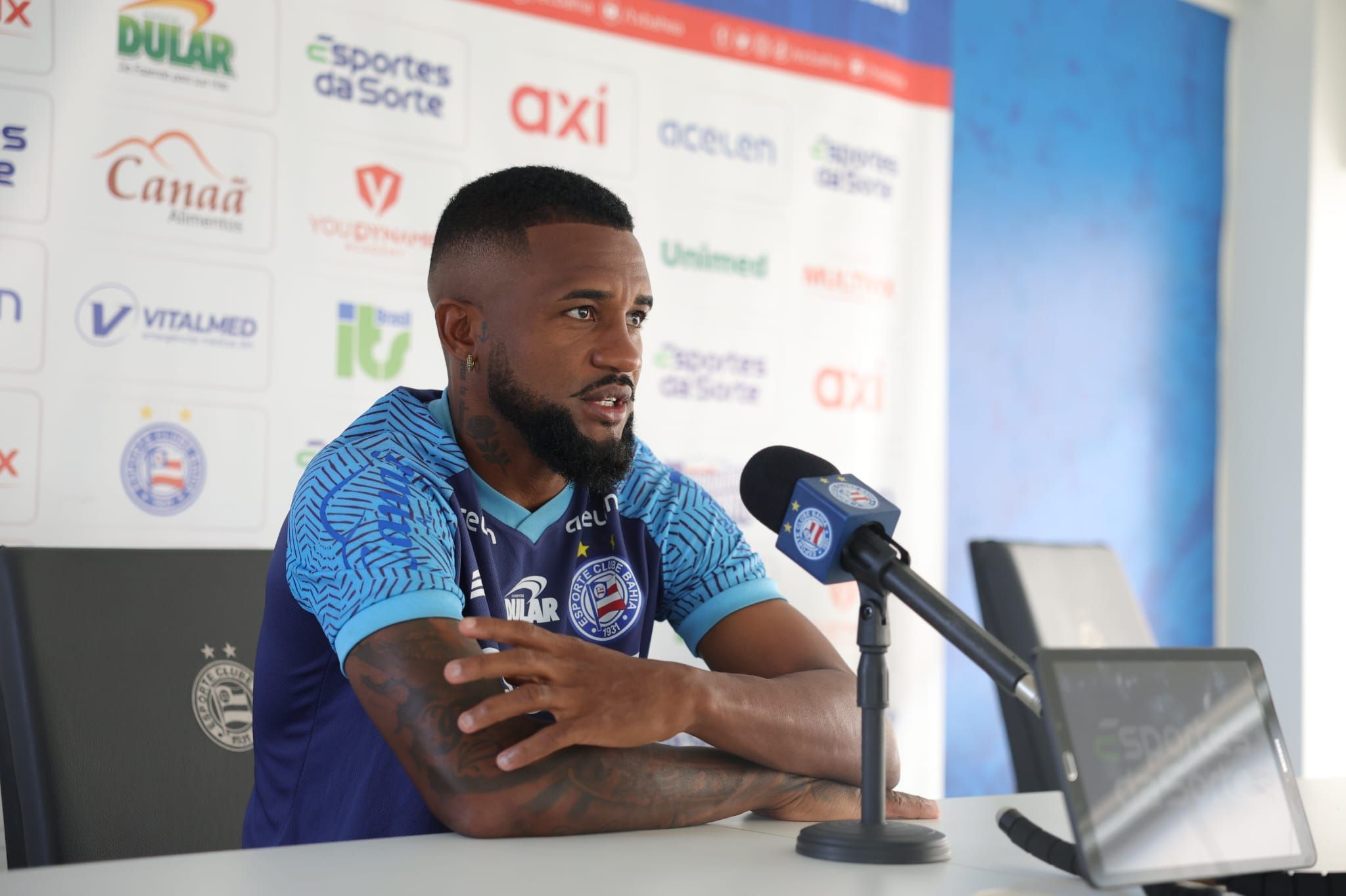 Titular? Cicinho comenta disputa com Gilberto pela lateral direita do Bahia