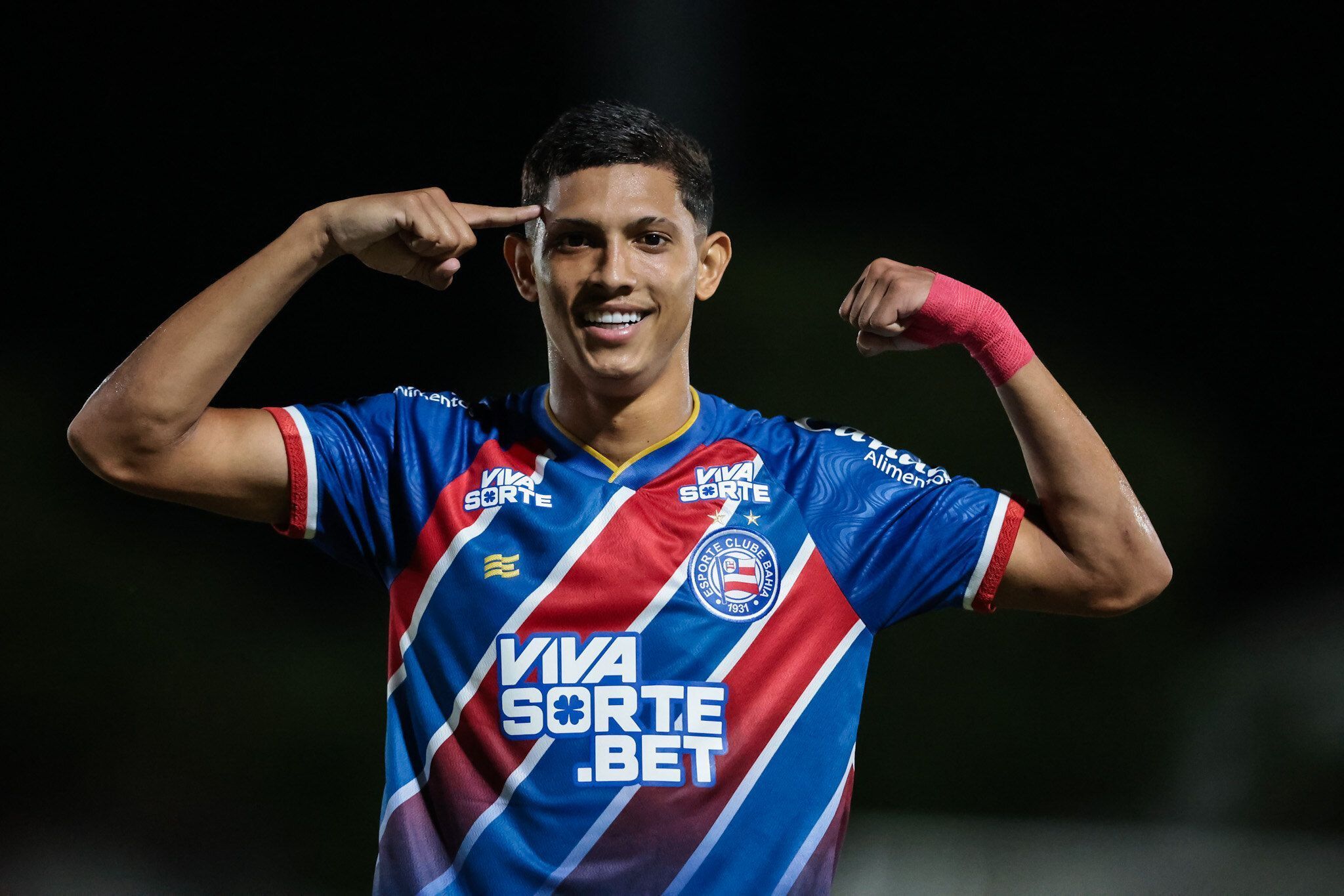 Com time 'misto', Bahia vence o Jequié-BA e alcança vice-liderança do Baiano