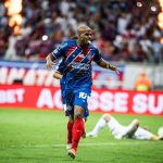 Clube inglês solicita retorno, e atacante deixa o Bahia após cinco meses