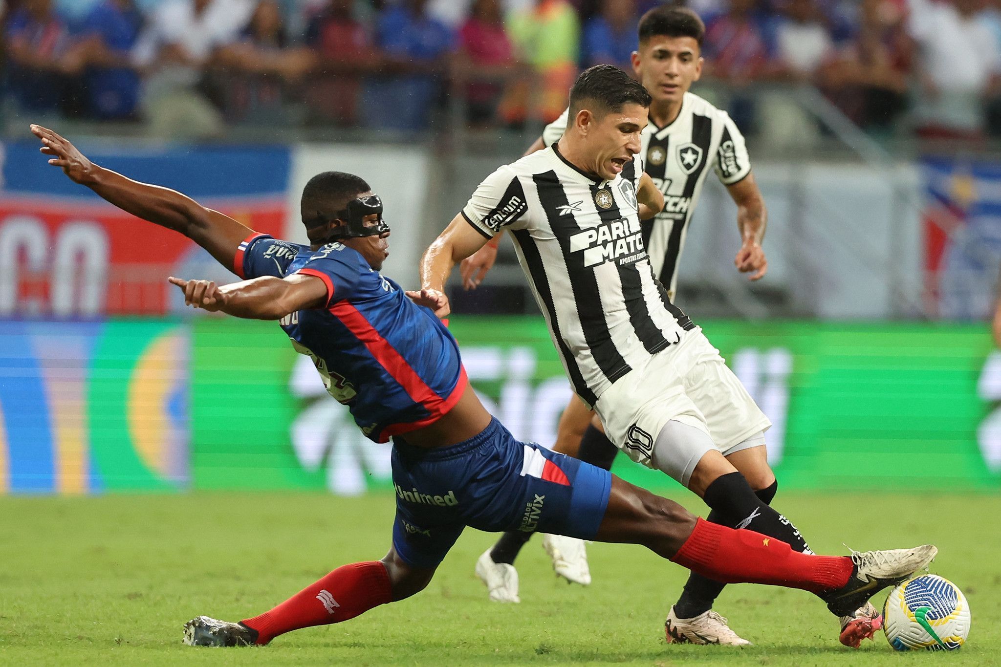 Reforço milionário resolve, Bahia vence Botafogo e vai às quartas da Copa do Brasil