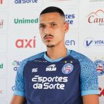 Zagueiro vê Bahia 'mais pronto' para enfrentar o Grêmio do que em 2023