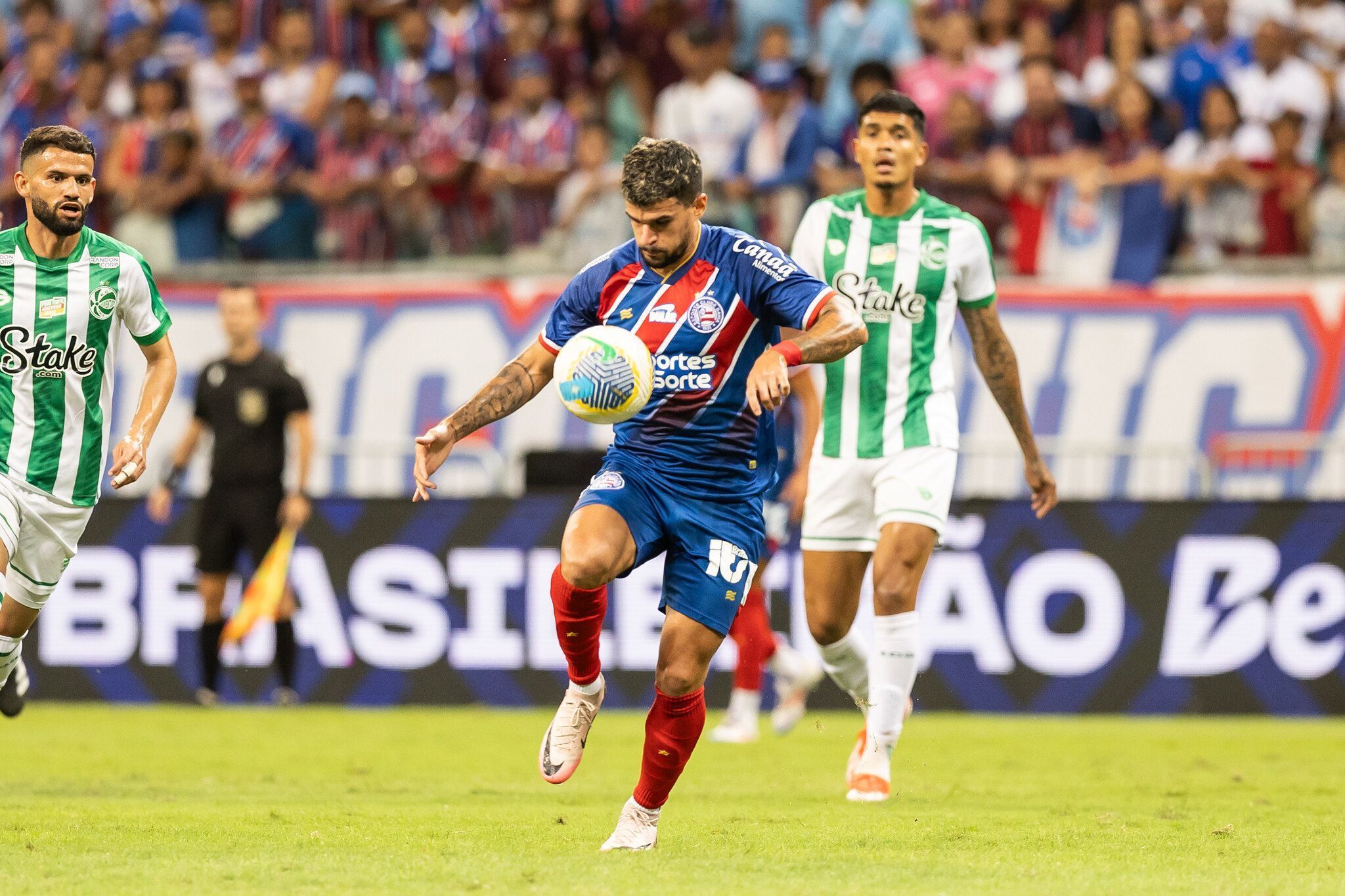Bahia vence Juventude, se mantém 100% em casa e volta ao G4 do Brasileiro