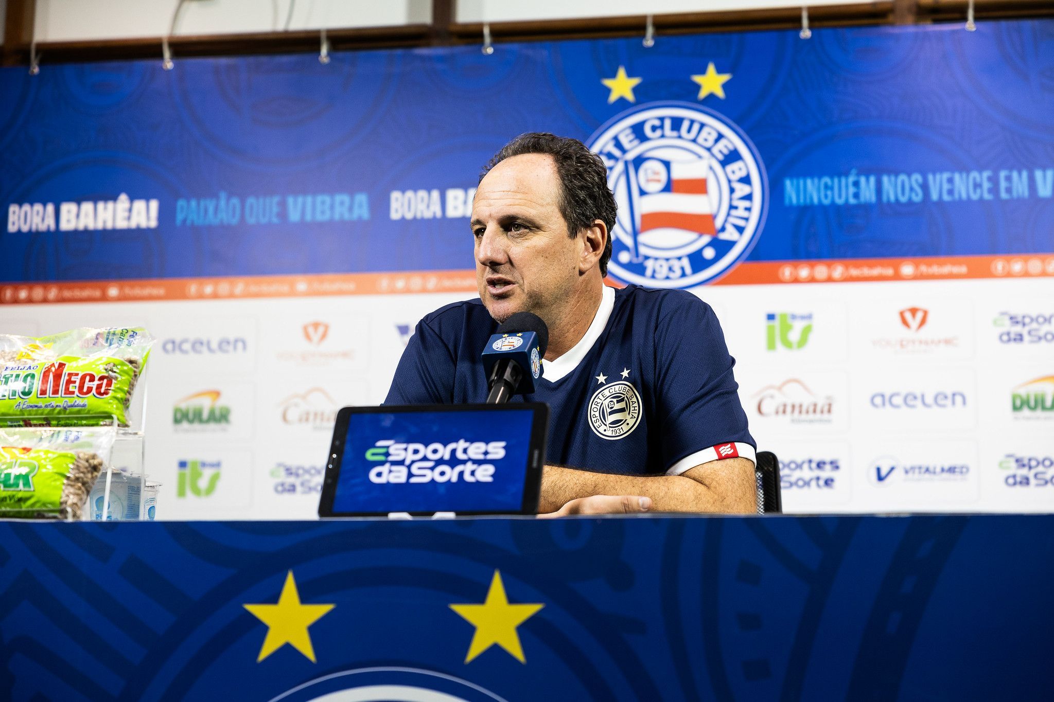 Vice-líder do Brasileiro, Rogério Ceni destaca 'fome' de vencer do Bahia