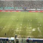 Árbitro interrompe Bahia x Fluminense por causa de temporal em Salvador