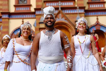 Início do cortejo Baianas Ozadas 2026