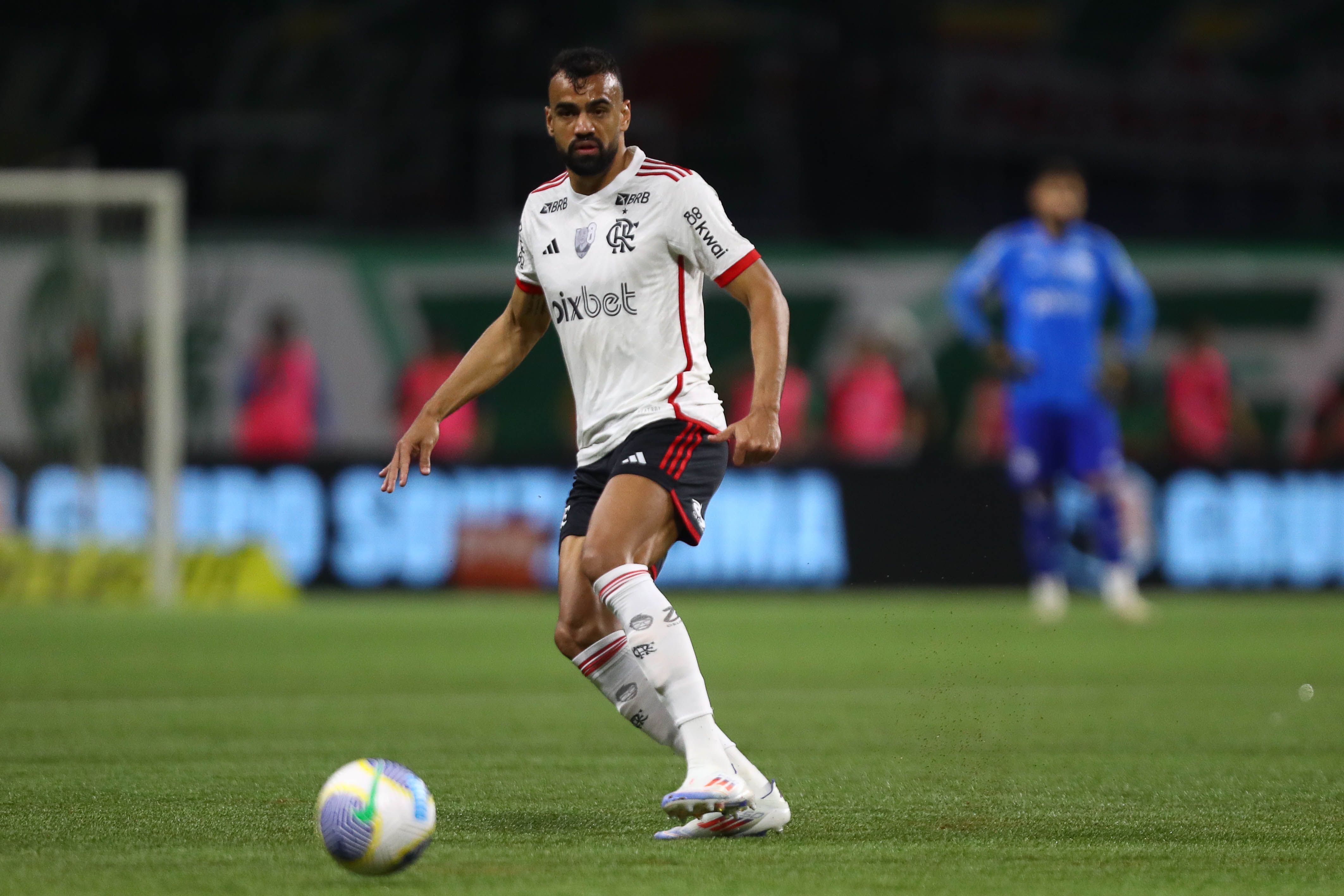 Dirigente do Flamengo atualiza situação de Fabrício Bruno no mercado