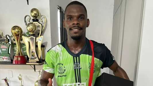 Balotelli foi o Melhor Em Campo e recebeu o kit da Saudali e da Estrela Bet