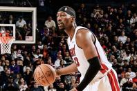 Jogador da NBA agride ex-companheiro de equipe com soco no rosto após polêmica
