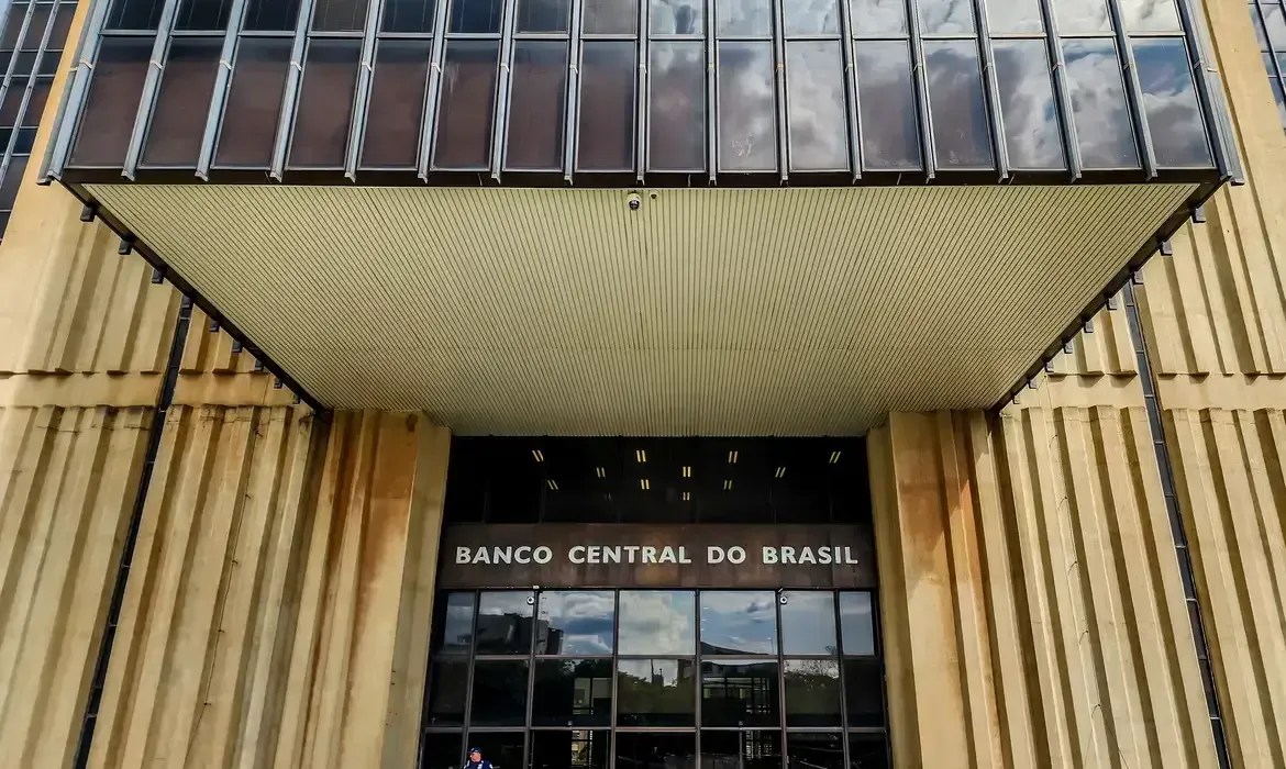 Começa reunião do Copom: Selic deve ser mantida