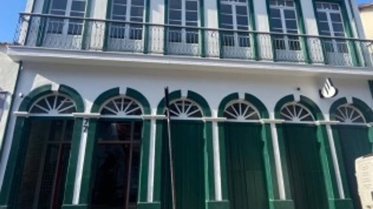 Agência do Santander é reinaugurada com mistura de modernidade e história  