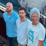Turnê do Coldplay no Brasil faz clubes de futebol embolsarem milhões de reais