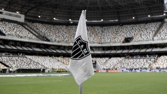 Bandeirinha do Atlético na Arena MRV, estádio do Galo