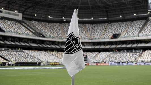 Bandeirinha do Atlético na Arena MRV, estádio do Galo