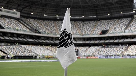 Bandeirinha do Atlético na Arena MRV, estádio do Galo