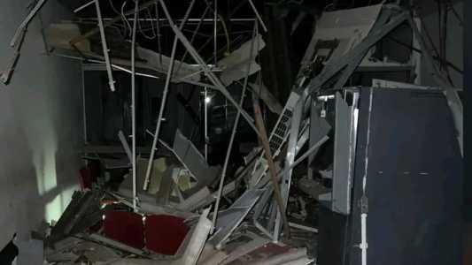 Bandidos destruíram agências bancárias de Santa Branca (SP)