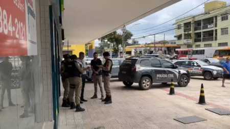 Bandidos renderam funcionários nesta manhã (19)