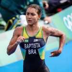 Triatleta atropelada respira sem aparelhos, mas alta ainda é descartada