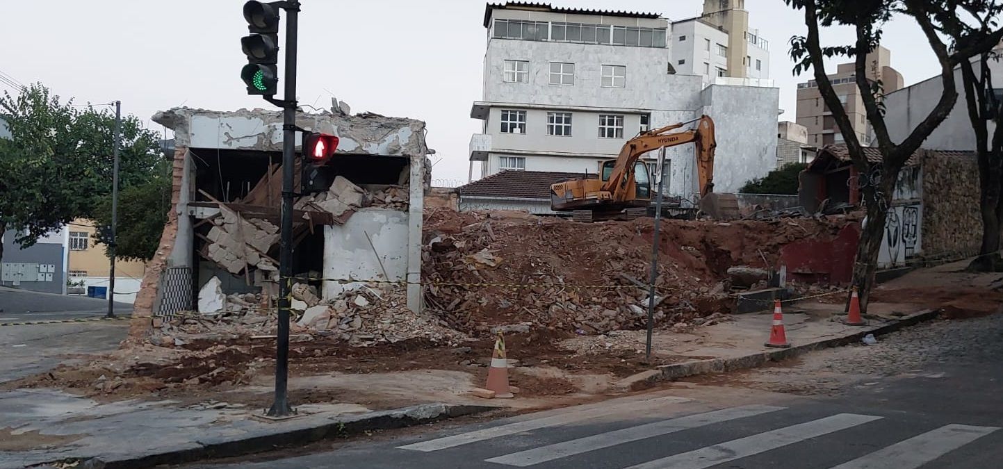 Fim de uma era: Bar do Salomão, reduto de atleticanos, é demolido