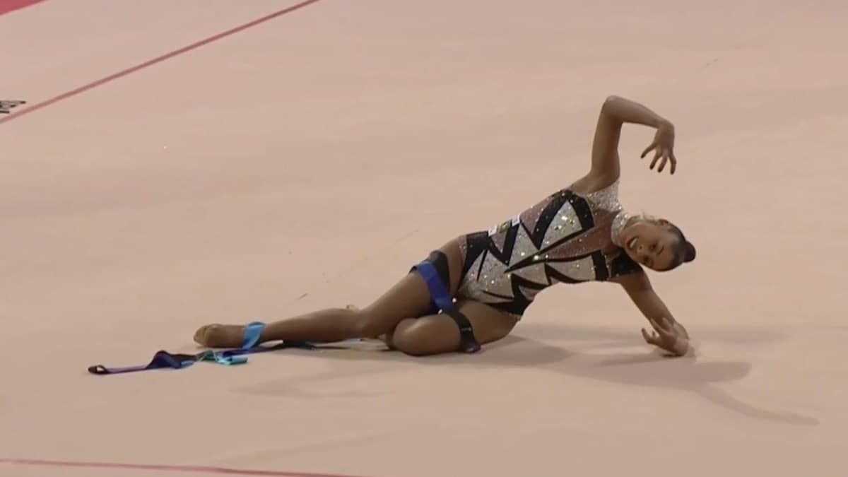 Bárbara Domingos consegue bronze inédito na Copa do Mundo de Ginástica Rítmica