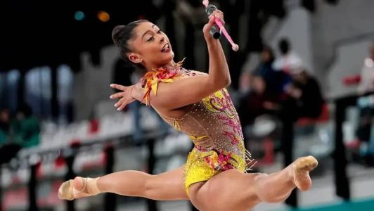 Bárbara Domingos é um dos grandes nomes da ginástica rítmica brasileira