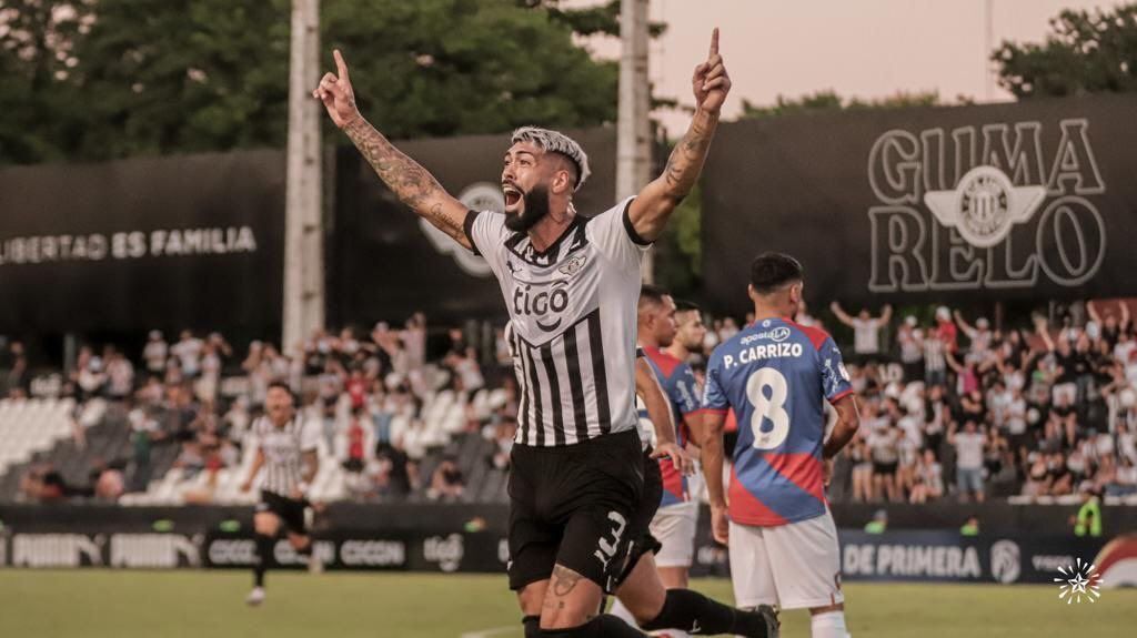 Fortaleza tem interesse em zagueiro que enfrentou na Copa Sul-Americana