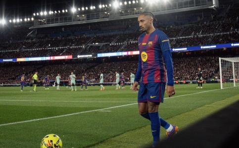 Raphinha em ação pelo Barça contra o Athletic Bilbao, no Camp Nou, pela temporada 2025/2026
