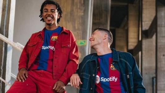 Barcelona lança novo uniforme
