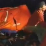 Dois tripulantes de barco que naufragou em SC continuam desaparecidos