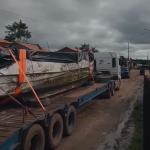 Vídeo: barco encontrado com corpos em decomposição no Pará é rebocado