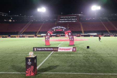 Estádio Barradão, palco do jogo desta terça-feira (8)