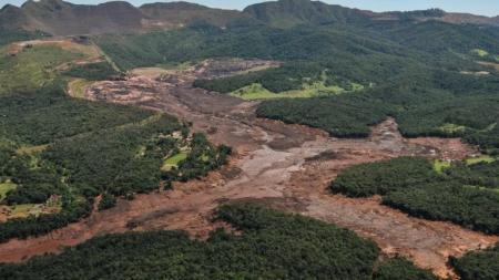 Barragem B1, da mina Córrego do Feijão, da Vale, rompeu-se em 25 de janeiro de 2019