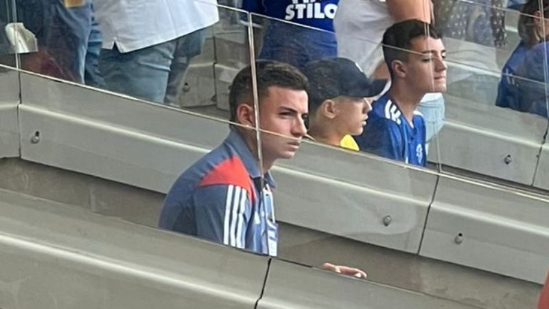 Reforço, Álvaro Barreal assiste a jogo do Cruzeiro no Mineirão