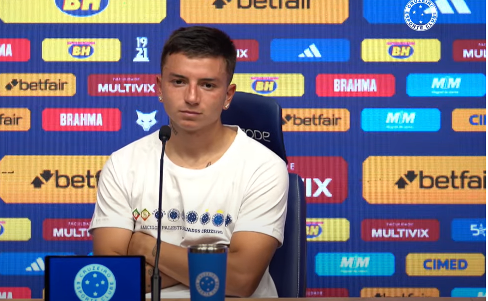 Barreal é apresentado no Cruzeiro e revela em qual posição prefere jogar