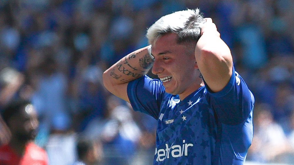 Mattos sobre possível continuidade de Barreal no Cruzeiro: 'Depois a gente fala'
