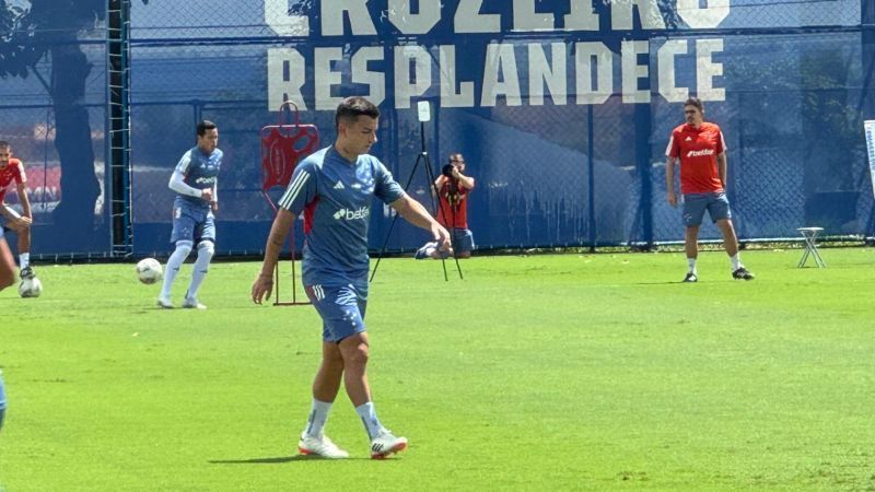 Com reforço em campo, Cruzeiro abre preparação para semifinal do Mineiro