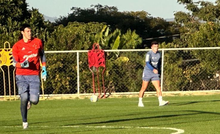 Barreal faz trabalhos físicos e pode reforçar o Cruzeiro contra o Bahia