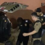 Ataque a churrasco: vídeo mostra suspeitos com camisa da polícia sendo presos em BH