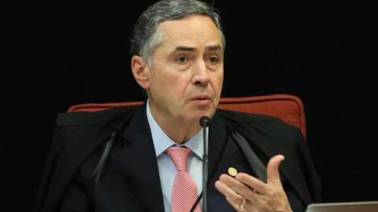 Barroso já havia sido hospitalizado no fim de fevereiro para tratar uma hérnia incisional, resultado de uma cirurgia anterior