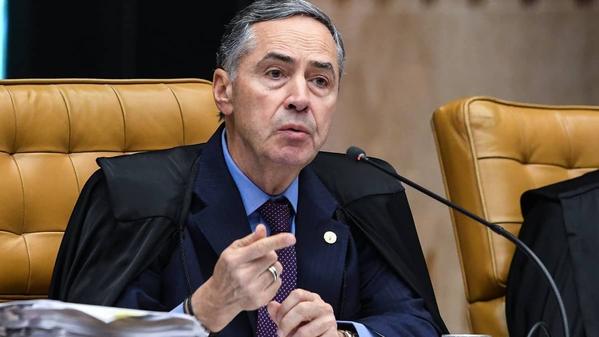 Barroso assume presidência do Supremo Tribunal Federal em meio à turbulência com legislativo
