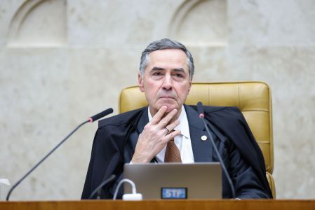 O ministro Luís Roberto Barroso, do Supremo Tribunal Federal afirmou nesta quinta-feira que a criminalização da posse de pequenas quantidades de droga dá poder aos traficantes.
