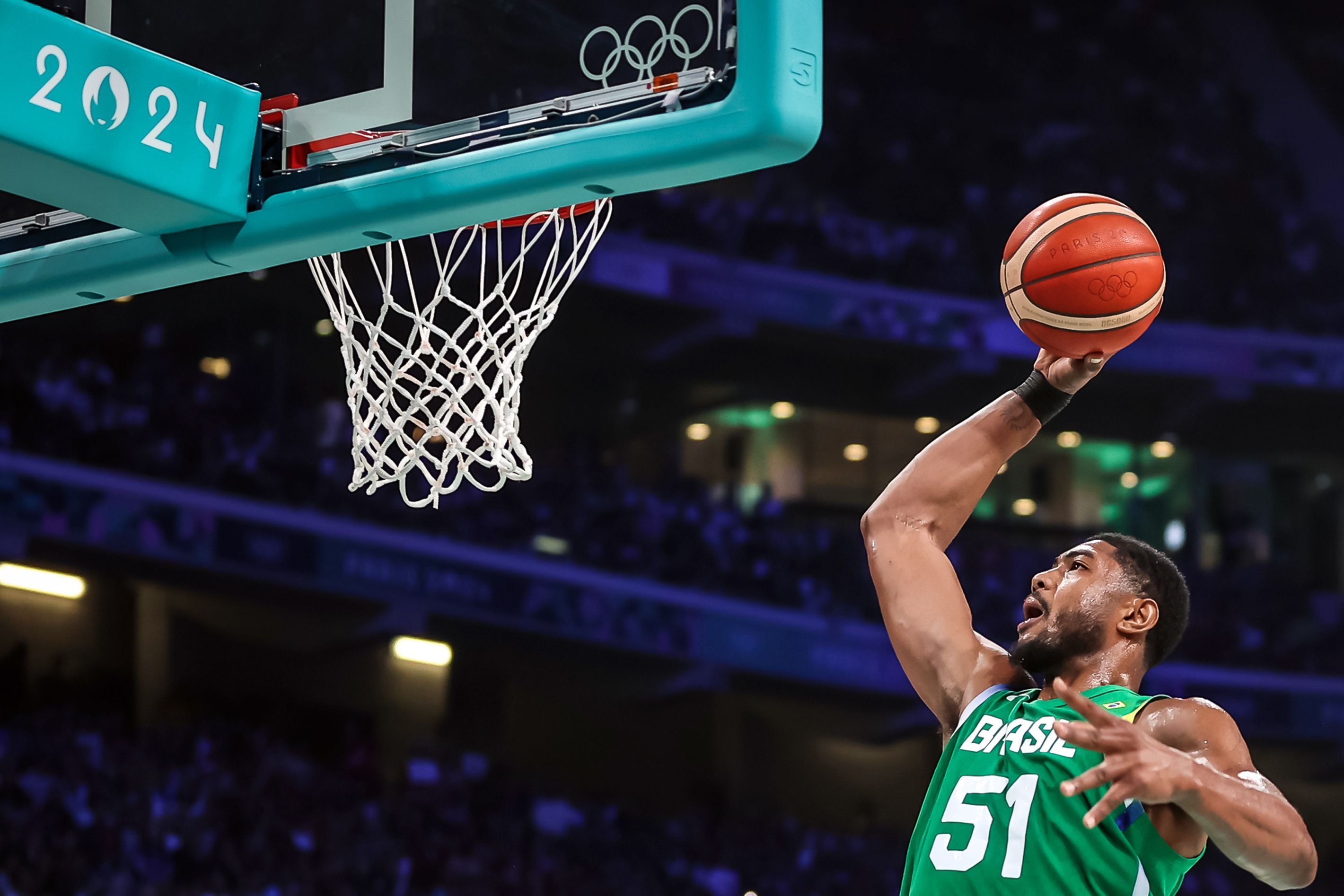 Basquete: astro da NBA 'ajuda', e Brasil garante vaga em mata-mata na Olimpíada