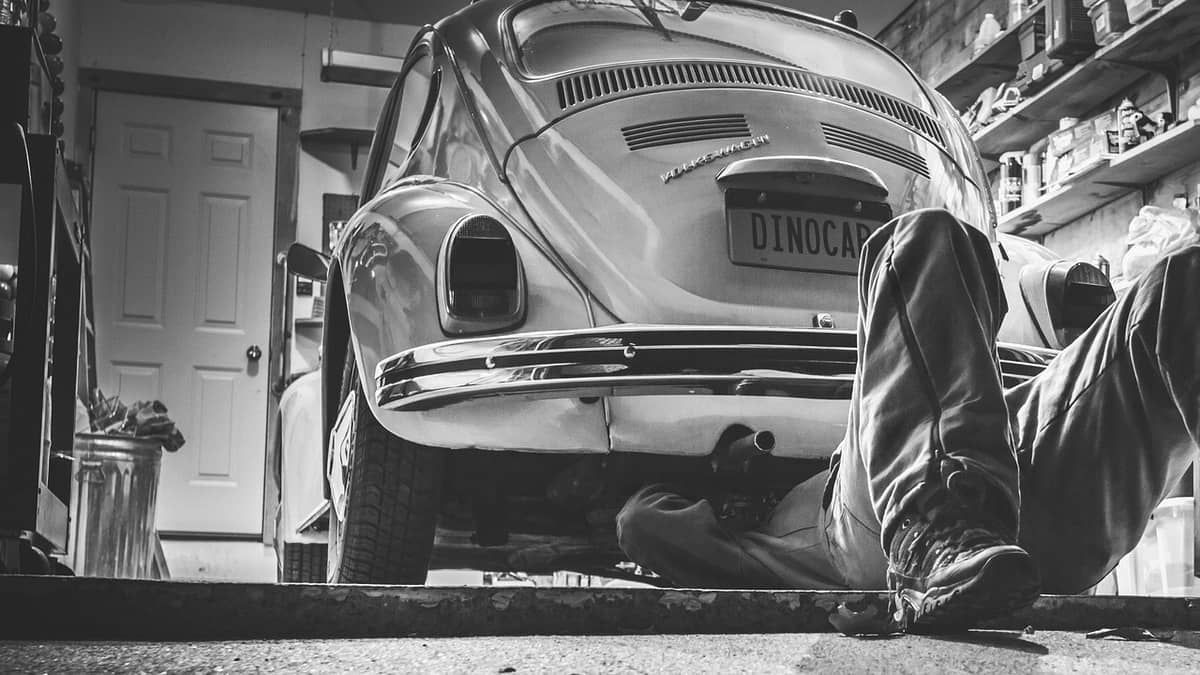 Idoso de 70 anos atira em homem que  bateu em fusca e não pagou conserto em BH 