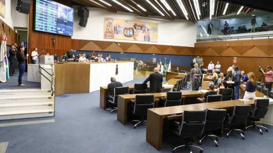 Bate-boca do presidente Gabriel Azevedo com vereadores do PDT rendeu polêmicas ao longo da semana