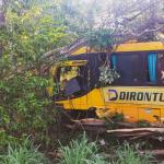 Batida entre ônibus de viagem e carro deixa morto e feridos na MG-188