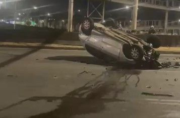 Carro capota e mata torcedor do Cruzeiro na Avenida Cristiano Machado, em BH