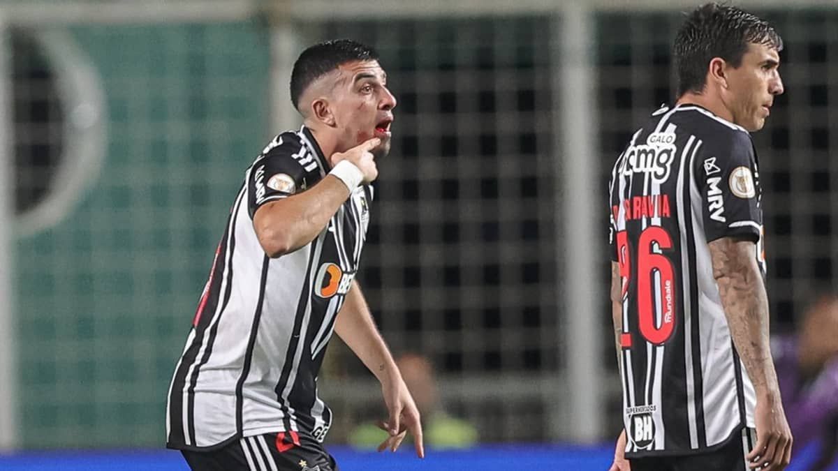 Arrascaeta deveria ter sido expulso no jogo contra o Atlético? Márcio Rezende analisa