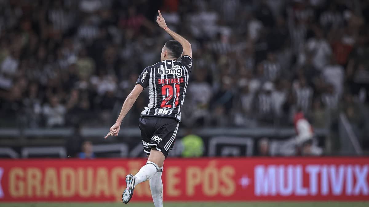 Atlético: Battaglia quebra 'maldição de volantes' e tira peso das costas 