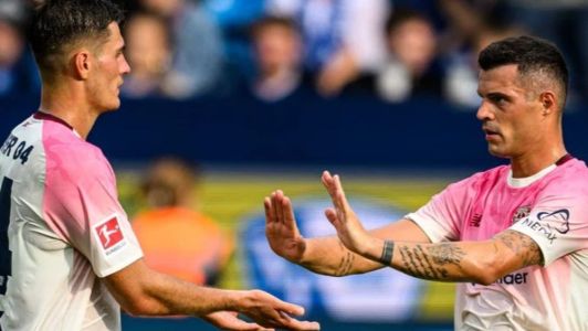 Jogadores do Bayer Leverkusen comemoram vitória sobre o Bochum pela pré-temporada para 2025/2026